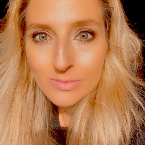 Meet your Posher, Jessica - Picture 1 of 1